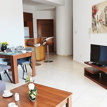 Nicolaides Sea View Apartment *