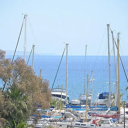 Nicolaides Sea View Apartment *