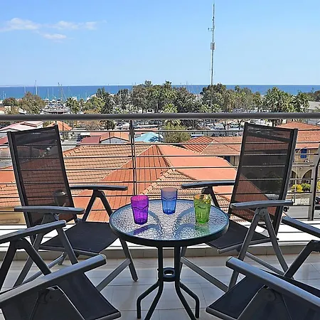 Nicolaides Sea View Apartman *