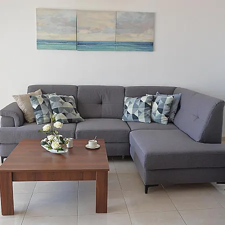 Nicolaides Sea View Apartman